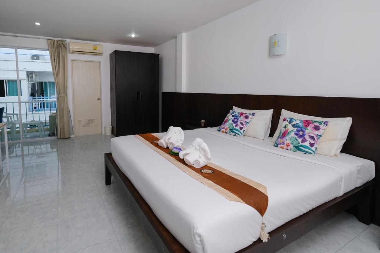Kiwi Boutique Hotel Patong Exterior foto
